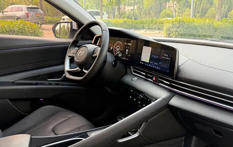 Hyundai Elantra, 2023 год, 1 610 000 рублей, 12 фотография