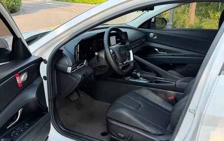 Hyundai Elantra, 2023 год, 1 610 000 рублей, 7 фотография