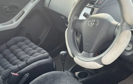 Toyota Vitz, 2010 год, 650 000 рублей, 3 фотография