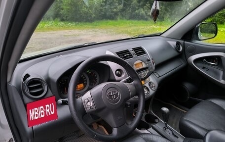 Toyota RAV4, 2007 год, 1 090 000 рублей, 18 фотография