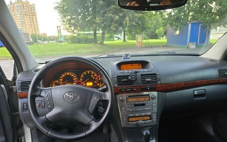 Toyota Avensis III рестайлинг, 2004 год, 550 000 рублей, 2 фотография