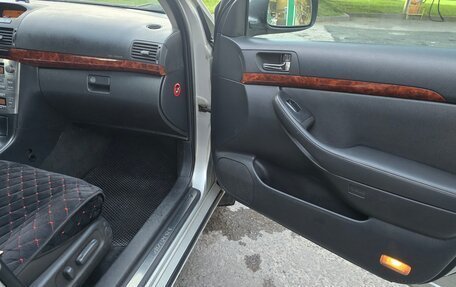 Toyota Avensis III рестайлинг, 2004 год, 550 000 рублей, 14 фотография