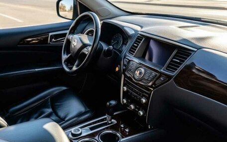 Nissan Pathfinder, 2015 год, 1 600 000 рублей, 7 фотография