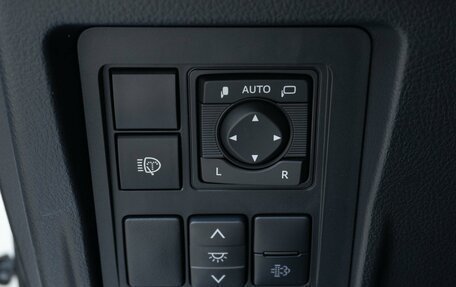 Toyota Land Cruiser Prado 150 рестайлинг 2, 2021 год, 9 500 000 рублей, 24 фотография