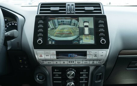 Toyota Land Cruiser Prado 150 рестайлинг 2, 2021 год, 9 500 000 рублей, 20 фотография