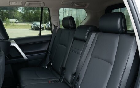 Toyota Land Cruiser Prado 150 рестайлинг 2, 2021 год, 9 500 000 рублей, 14 фотография