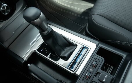 Toyota Land Cruiser Prado 150 рестайлинг 2, 2021 год, 9 500 000 рублей, 18 фотография