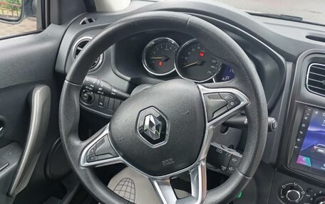 Renault Logan II, 2018 год, 850 000 рублей, 8 фотография
