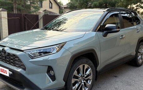 Toyota RAV4, 2020 год, 4 000 000 рублей, 3 фотография