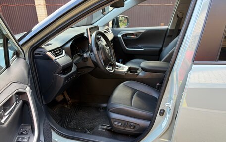 Toyota RAV4, 2020 год, 4 000 000 рублей, 10 фотография