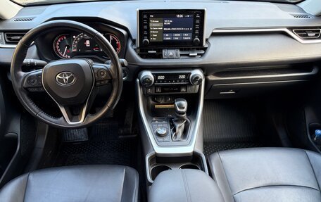 Toyota RAV4, 2020 год, 4 000 000 рублей, 12 фотография