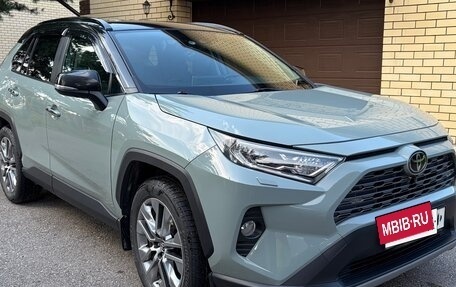 Toyota RAV4, 2020 год, 4 000 000 рублей, 2 фотография
