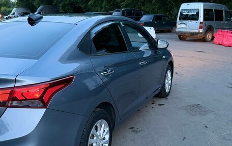 Hyundai Solaris II рестайлинг, 2019 год, 1 400 000 рублей, 4 фотография