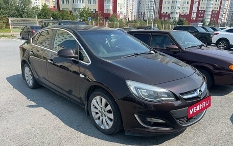 Opel Astra J, 2013 год, 779 000 рублей, 3 фотография