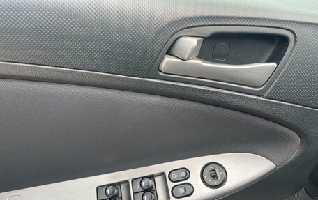 Hyundai Solaris II рестайлинг, 2016 год, 715 000 рублей, 13 фотография