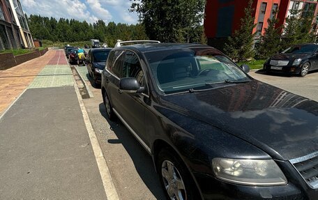 Volkswagen Touareg III, 2005 год, 550 000 рублей, 2 фотография