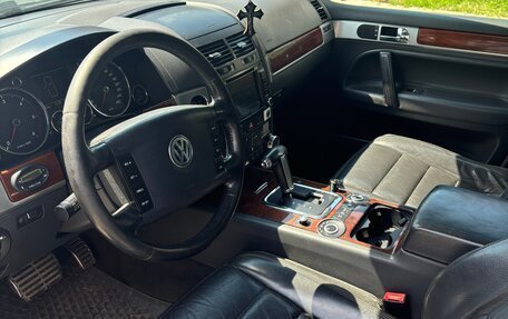 Volkswagen Touareg III, 2005 год, 550 000 рублей, 9 фотография