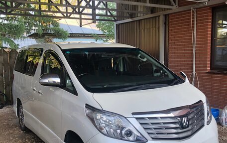 Toyota Alphard III, 2011 год, 2 100 000 рублей, 2 фотография