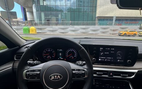 KIA K5, 2021 год, 2 300 000 рублей, 13 фотография