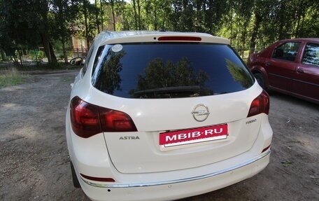 Opel Astra J, 2012 год, 677 000 рублей, 2 фотография