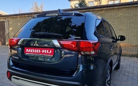 Mitsubishi Outlander III рестайлинг 3, 2021 год, 2 250 000 рублей, 1 фотография