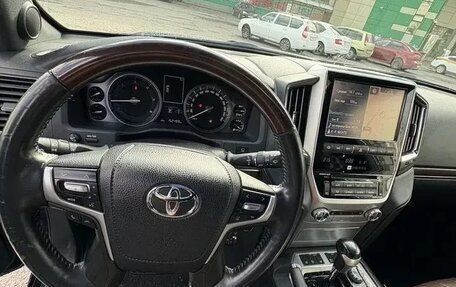 Toyota Land Cruiser 200, 2017 год, 5 000 000 рублей, 3 фотография