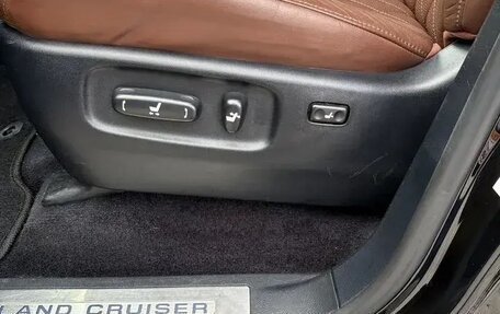 Toyota Land Cruiser 200, 2017 год, 5 000 000 рублей, 4 фотография