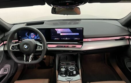BMW 5 серия, 2025 год, 9 300 000 рублей, 11 фотография