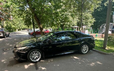 Toyota Camry, 2021 год, 3 700 000 рублей, 2 фотография