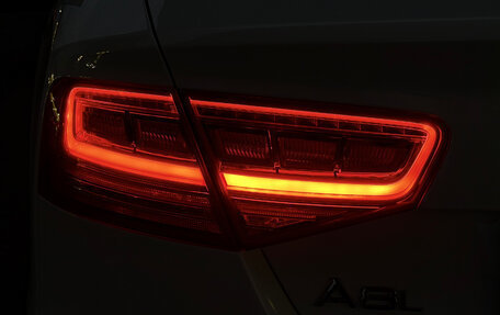 Audi A8, 2012 год, 1 590 000 рублей, 13 фотография