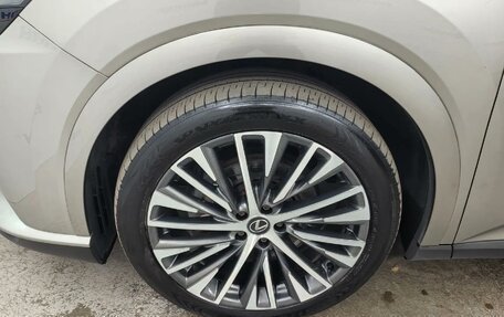 Lexus RX IV рестайлинг, 2023 год, 8 900 000 рублей, 11 фотография