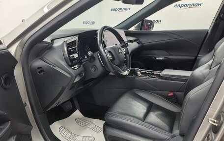 Lexus RX IV рестайлинг, 2023 год, 8 900 000 рублей, 8 фотография