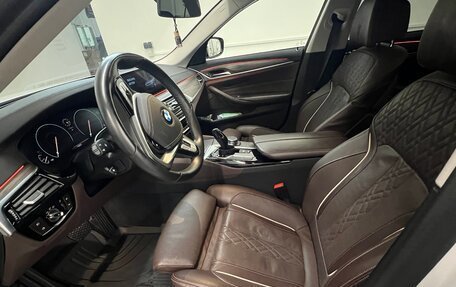 BMW 5 серия, 2019 год, 2 600 000 рублей, 13 фотография