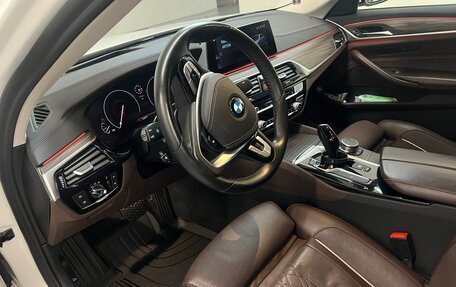 BMW 5 серия, 2019 год, 2 600 000 рублей, 11 фотография