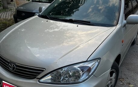 Toyota Camry V40, 2004 год, 650 000 рублей, 1 фотография