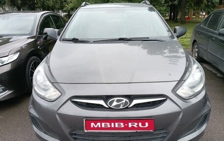 Hyundai Solaris II рестайлинг, 2013 год, 950 000 рублей, 1 фотография