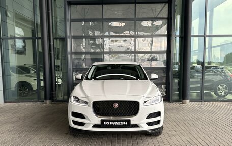 Jaguar F-Pace, 2017 год, 2 380 000 рублей, 3 фотография