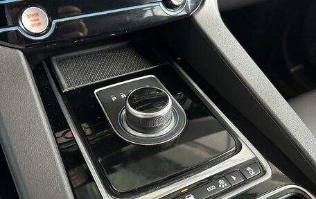 Jaguar F-Pace, 2017 год, 2 380 000 рублей, 13 фотография