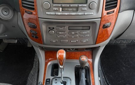 Toyota Land Cruiser 100 рестайлинг 2, 2007 год, 2 100 000 рублей, 18 фотография