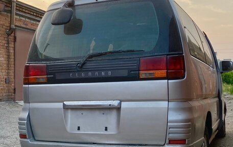 Nissan Elgrand I, 2001 год, 549 000 рублей, 3 фотография