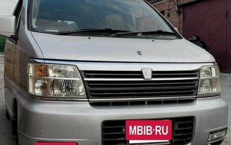 Nissan Elgrand I, 2001 год, 549 000 рублей, 2 фотография