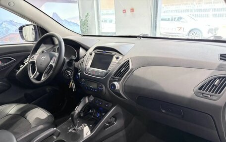 Hyundai ix35 I рестайлинг, 2014 год, 999 000 рублей, 10 фотография