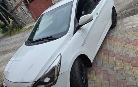 Hyundai Solaris II рестайлинг, 2015 год, 1 150 000 рублей, 4 фотография