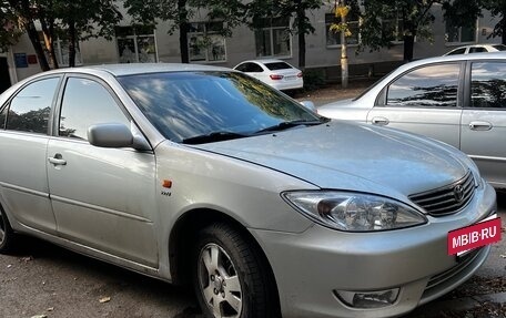 Toyota Camry V40, 2004 год, 650 000 рублей, 2 фотография