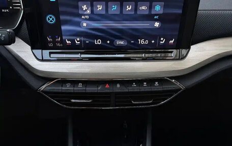 Skoda Octavia IV, 2023 год, 2 350 000 рублей, 12 фотография