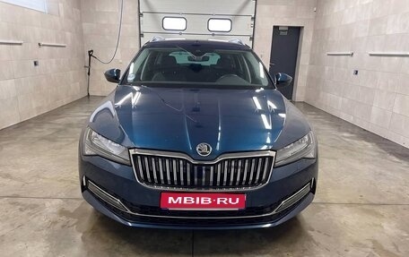 Skoda Superb III рестайлинг, 2023 год, 2 360 000 рублей, 1 фотография