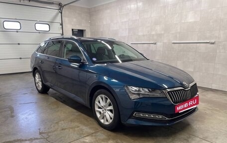 Skoda Superb III рестайлинг, 2023 год, 2 360 000 рублей, 3 фотография