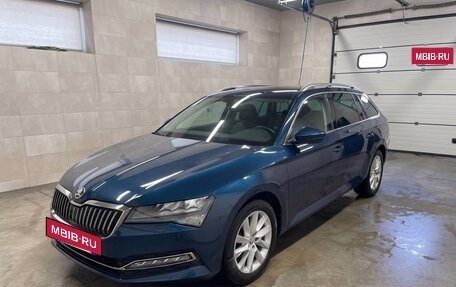 Skoda Superb III рестайлинг, 2023 год, 2 360 000 рублей, 2 фотография