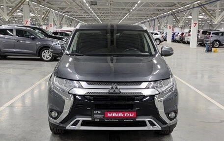 Mitsubishi Outlander III рестайлинг 3, 2020 год, 2 370 000 рублей, 2 фотография