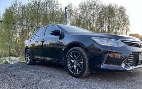 Toyota Camry, 2017 год, 2 390 000 рублей, 6 фотография